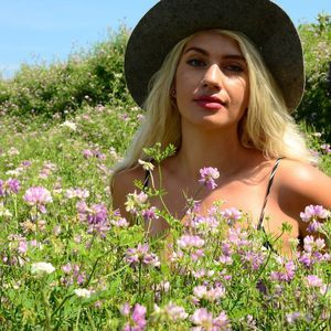 Meet your Posher, Alice